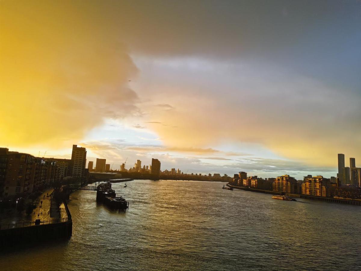 Homestay Room With Stunning Thames River View ロンドン エクステリア 写真