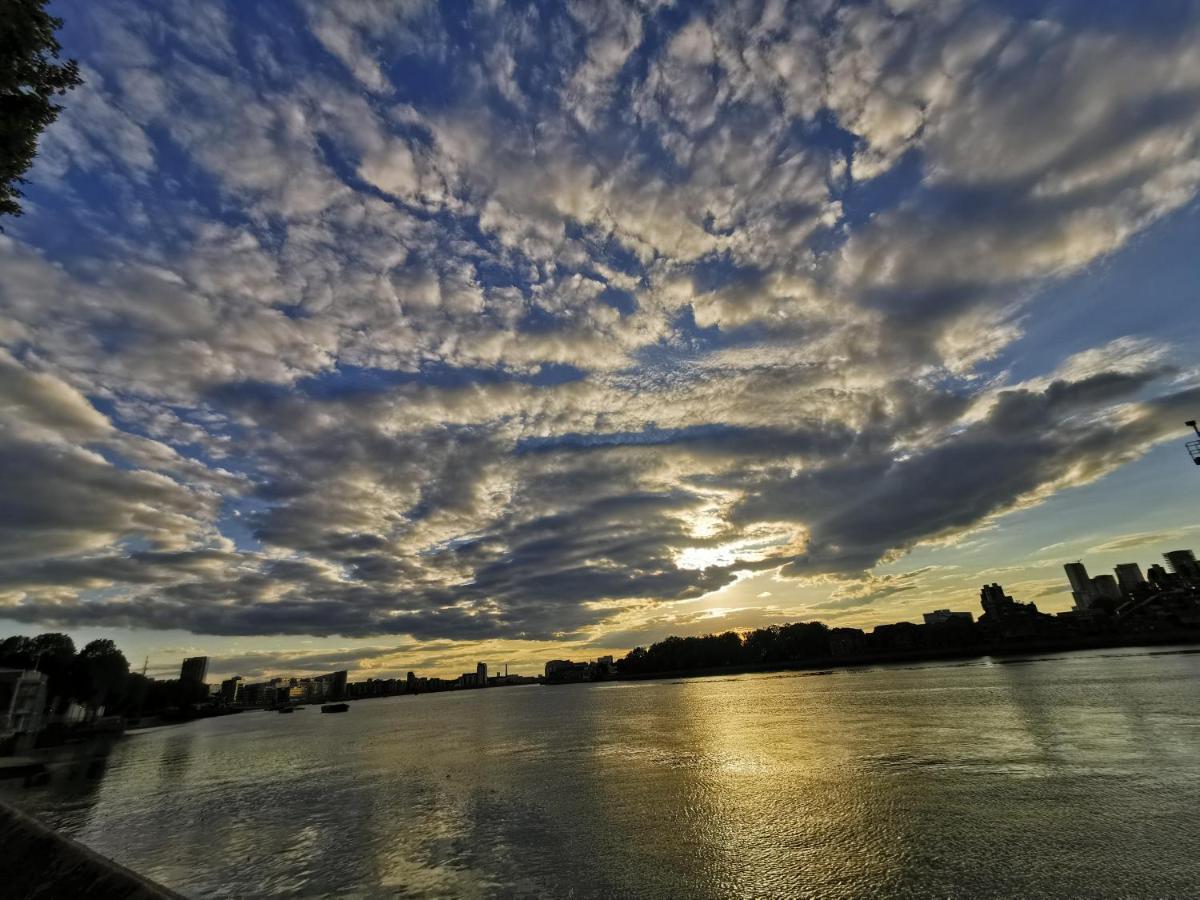Homestay Room With Stunning Thames River View ロンドン エクステリア 写真